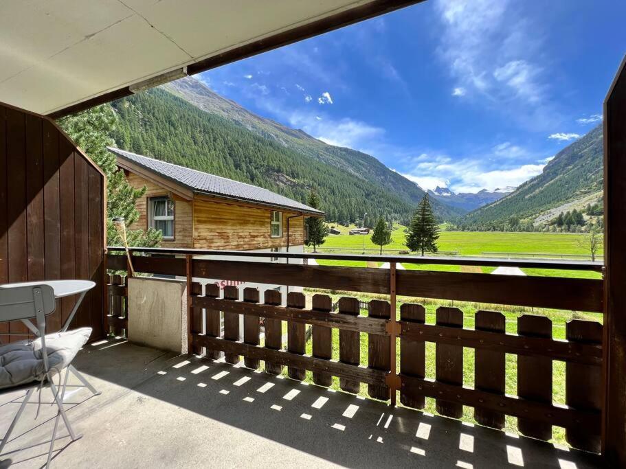 Pure Comfort! Entire Apartment With Abundant Space Near Zermatt With Parking! 태쉬 외부 사진